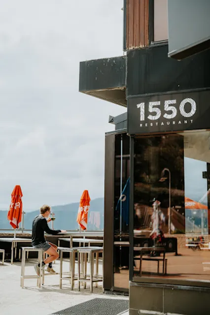 1550 @ St Falls Restaurant