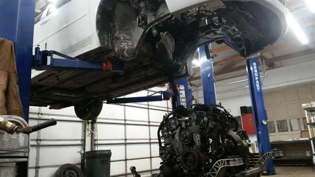 Lucky Knuckles Garage