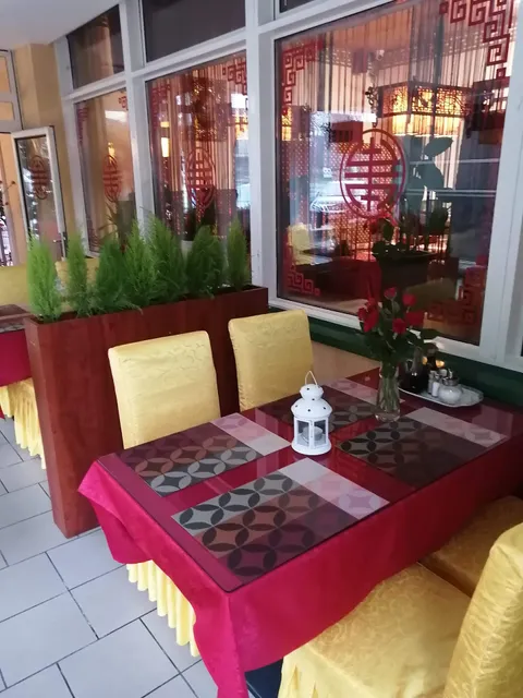 Pekino Svetaine, Restoranas, Kilomatas