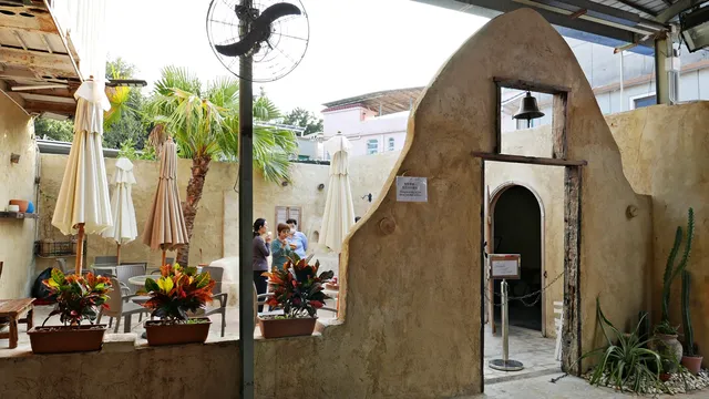 Red Brick House Market