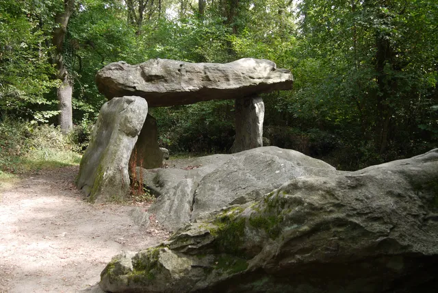 Allée couverte de la Pierre-Folle