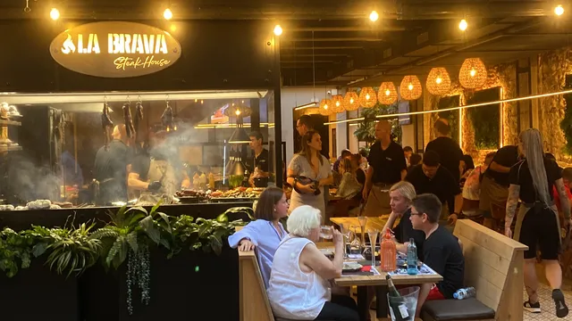 𝐋𝐀 𝐁𝐑𝐀𝐕𝐀 𝑺𝒕𝒆𝒂𝒌 𝑯𝒐𝒖𝒔𝒆