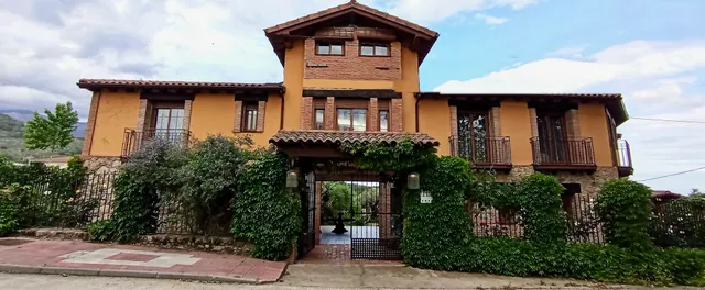 Hotel Rural La Covacha