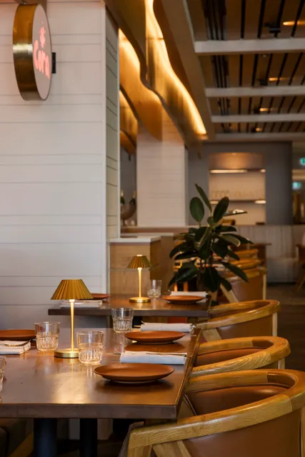 Cora Restaurant & Bar