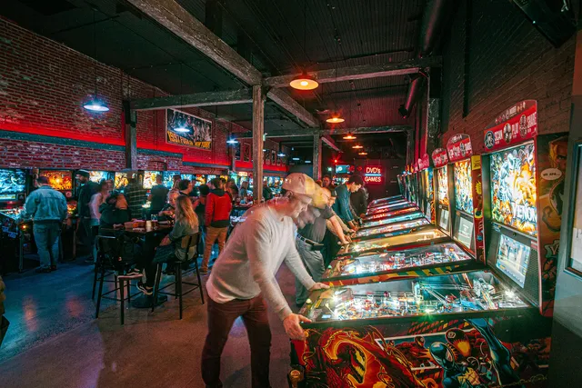 Pinhalla Pinball Pizzeria