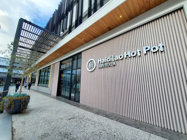 Haidilao Hot Pot Century City