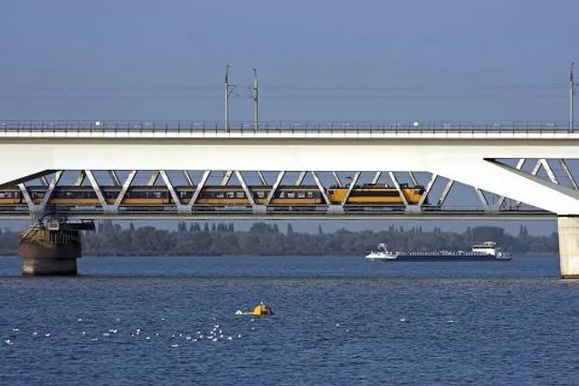 Moerdijk bridges