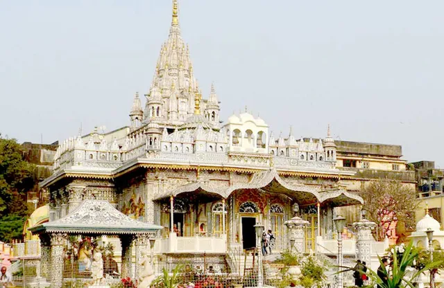 Shri Dharmanath Swami Jain Shwetambar Temple (Jain Glass Temple)