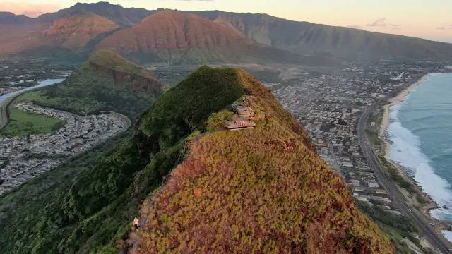 Puʻu O Hulu (Pink Pillbox) Trailhead