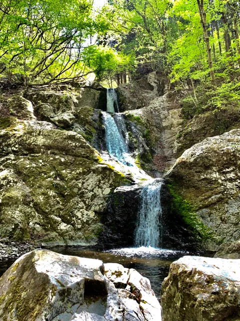 Mitsugamano Falls