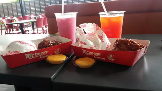 Richeese Factory Ahmad Yani Bandung