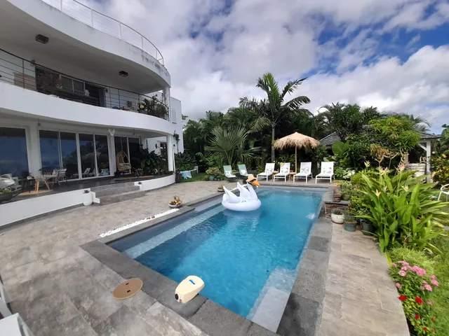 VILLA GARRIGA: Chambres d'hôtes avec piscine, spa et table d'hôtes, confort, proche plages à Saint Paul, Ouest de La Réunion