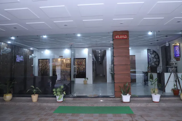 Hotel Dev Plaza