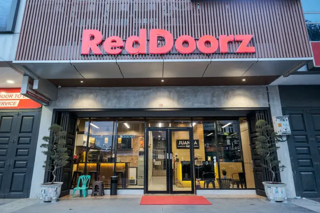 RedDoorz Plus @ Jalan Juanda Medan