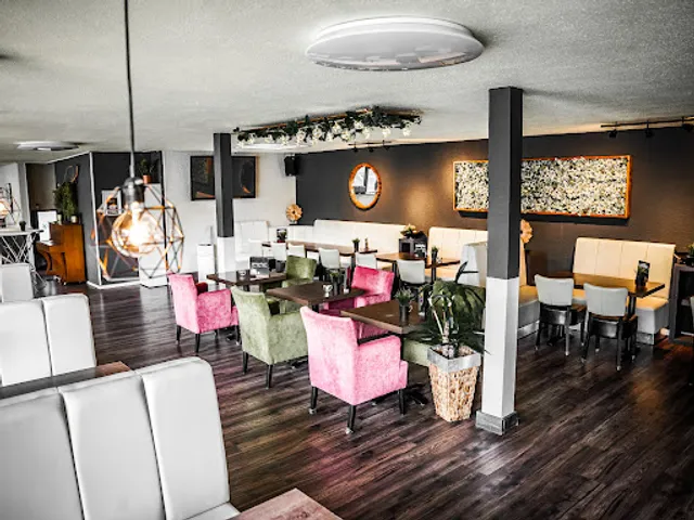 Café & Bistro Proseven