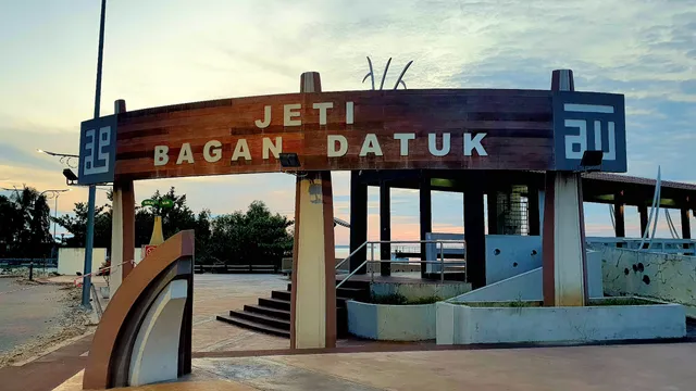 Waterfront Bagan Datuk ( Bagan Datuk, Perak )