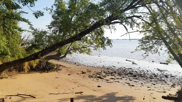 Two-Colour Beach (หาดทรายสองสี)