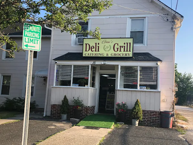Gina's Deli, Grill and Grocery