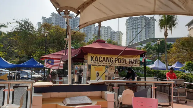 Medan Selera Seri Teja Presint 9