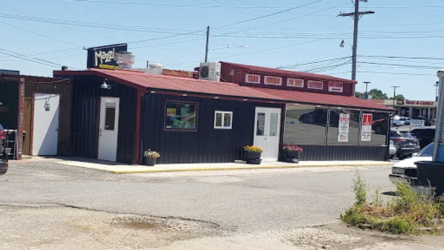 Linney Breaux's Cajun Eatery