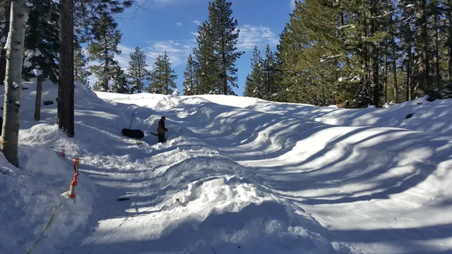 Hansen's Snow Tube & Saucer Hill