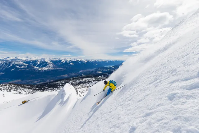 Selkirk Snowcat Skiing