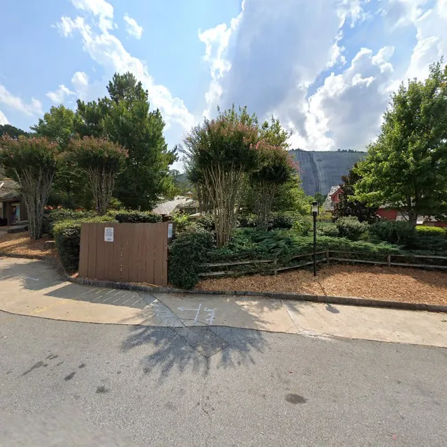 1000 Robert E Lee Blvd