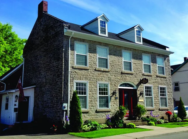 Sir Isaac Brock Bed & Breakfast