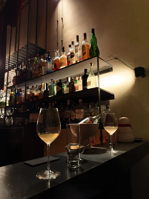 SNOBS Wine & Cocktails