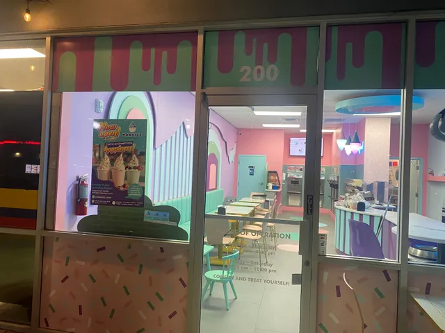 Naavie's Frozen Yogurt