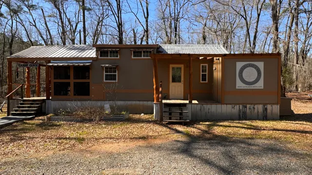 Caddo Cabin with Spatterdock Guest Houses on Caddo Lake