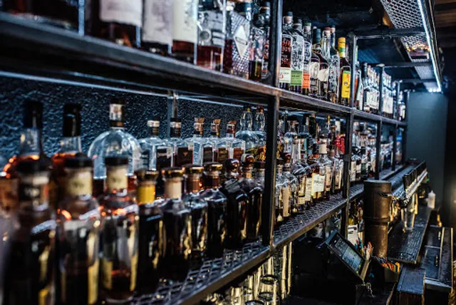 Rough Draught Whiskey Bar