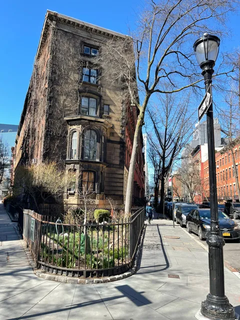 Abe Lebewohl Triangle