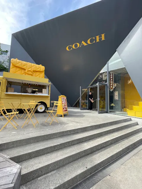 COACH PLAY @cat street
