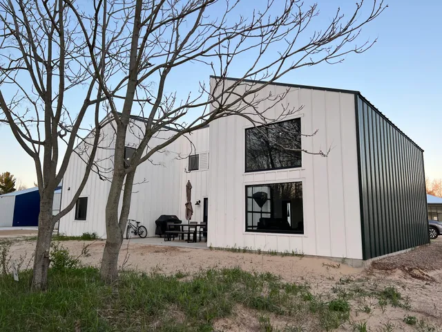 7489 Lake Solis, Stevensville Michigan