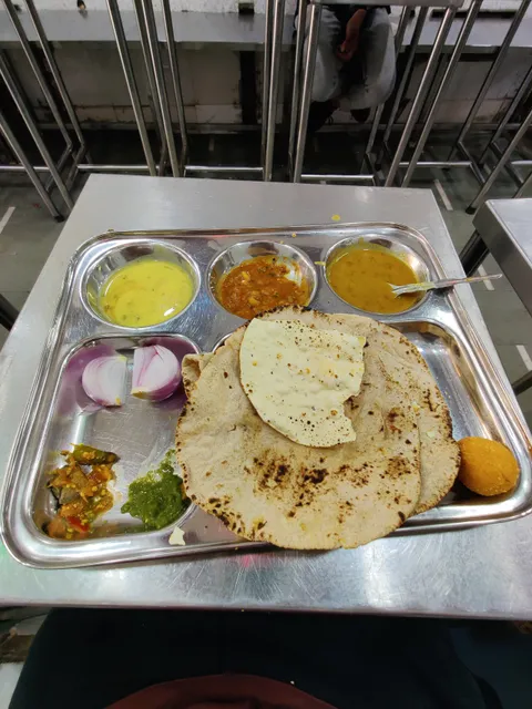 Gayatri Bhojnalay (Pandey Ji)