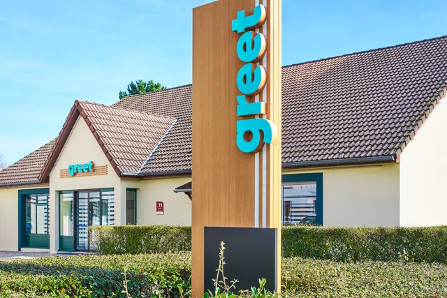 Greet Hotel Versailles - Voisins Le Bretonneux