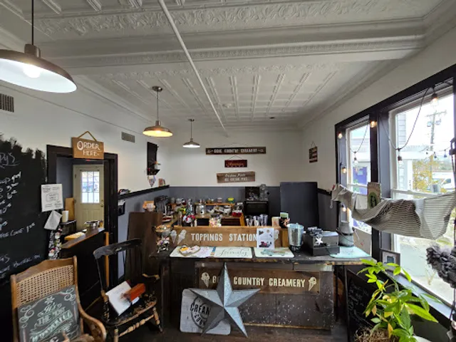 Gone Country Creamery & Brys Pies