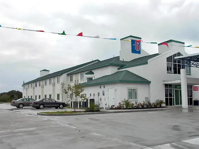 Motel 6 Sinton, TX