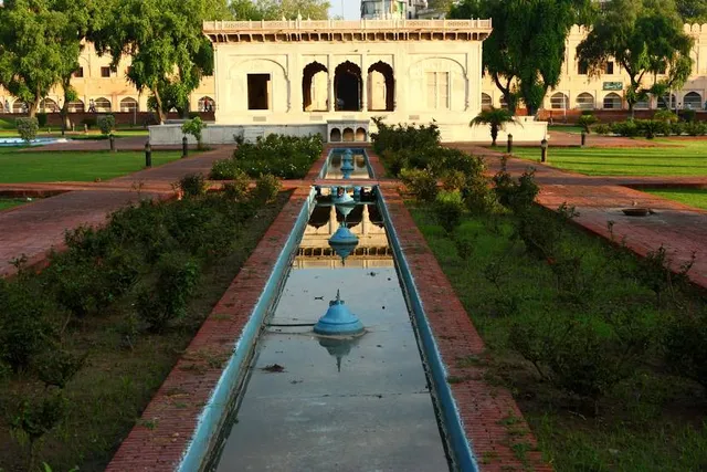 Tomb of Allama Iqbal