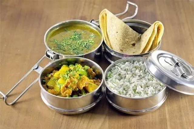 Maa annpurna tiffin service