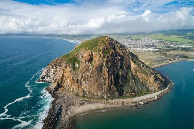 Morro Rock Beach
