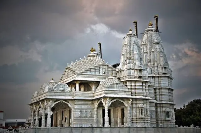Shree Parshwa Susheel Dhaam Shwetamber Jain Temple
