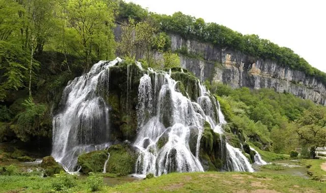 cascade de Baume-les-Messieurs
