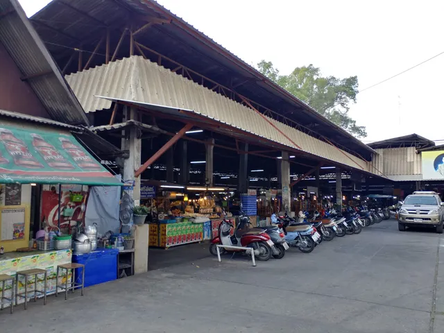Nong Hoi Market