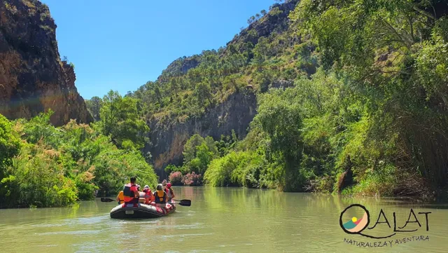 Qalat. Rafting en Desfiladero de Almadenes. Cueva del Puerto, Cueva de Los Monigotes y de la Nutria. Cañón de Almandenes.