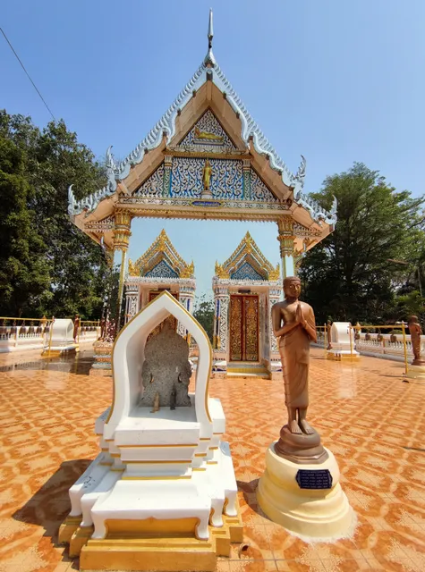 วัดเกาะแก้วสุทธาราม