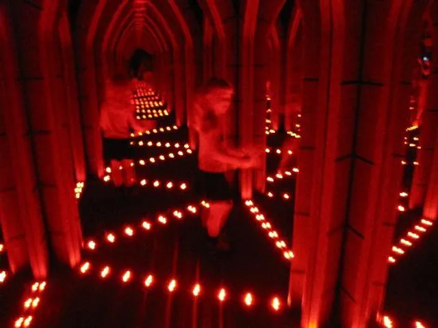 Ripley's Mirror Maze