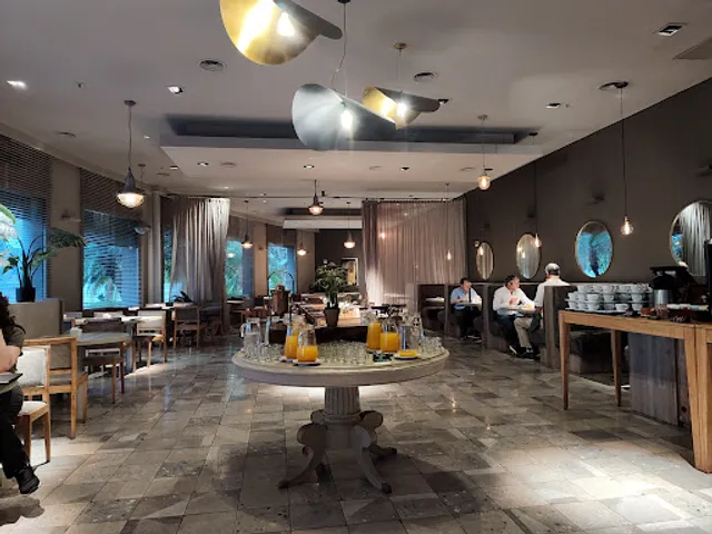 El Mercado Restaurant