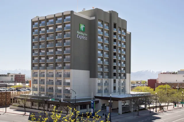 Holiday Inn Express & Suites Calgary Airport Trail NE by IHG